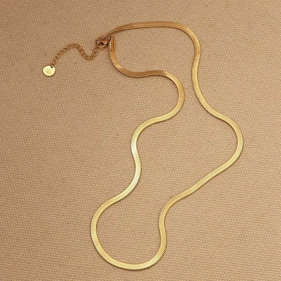 Jewelry - Inner Harmoni 18K Gold Plated NEW Herringbone Elegant Gold Necklace